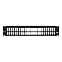 Leviton QuickPort Shielded Flat - patch panel with cable management - 2U -