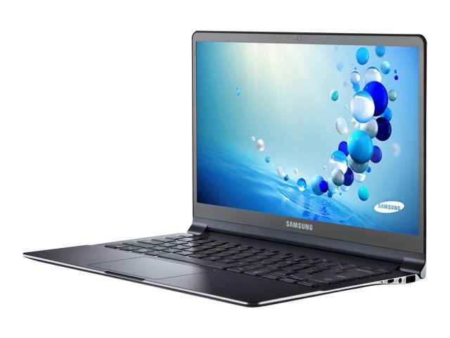 Samsung ATIV Book 9 Plus 940X3GI - 13.3" - Core i5 4200U - Windows 8 64-bit - 4 GB RAM - 128 GB SSD