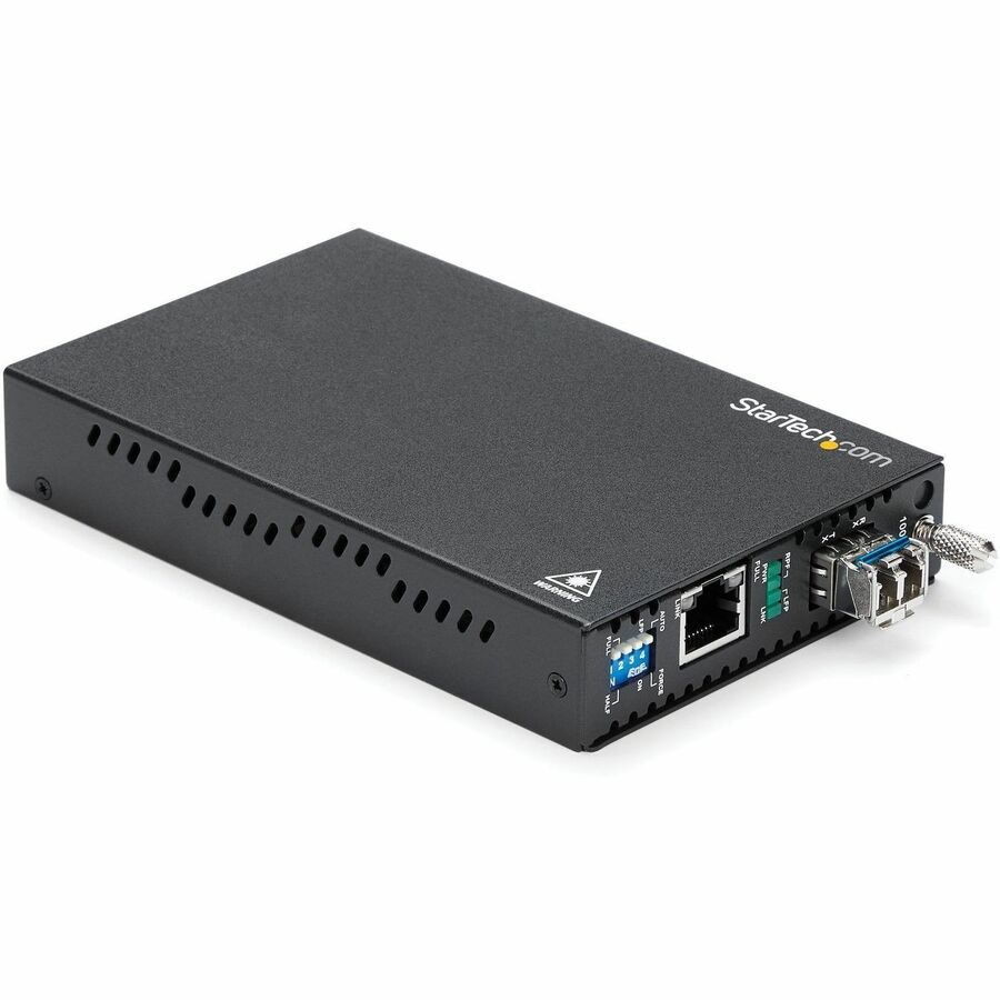 StarTech.com Gigabit Ethernet Copper-to-Fiber Media Converter, SM LC, 20 km, Ethernet Media Converter, GbE TAA