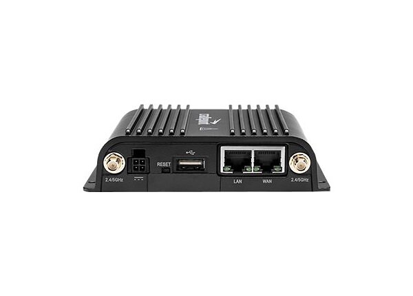 Cradlepoint COR IBR900LP6 - wireless router - WWAN - 802.11a/b/g/n/ac - desktop