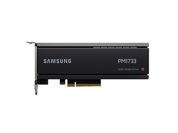 Samsung PM1733 3.84TB 2.5" PCIe Solid State Drive