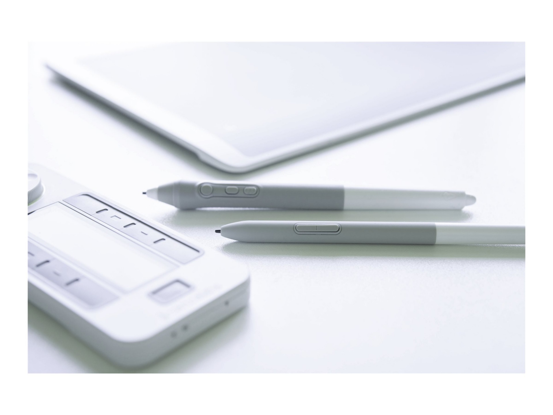Thumbnail 4 of 9 for Xencelabs Pen Tablet Medium Bundle SE - digitizer - USB-C - white - with Quick Keys