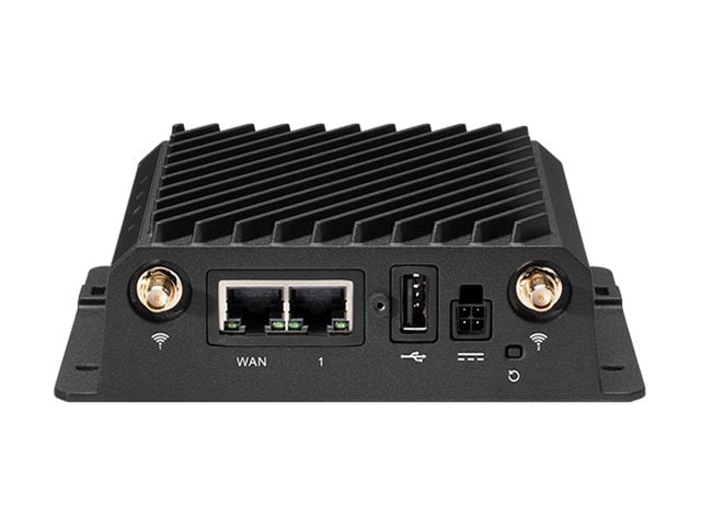 Cradlepoint R980 R980-5GD - router - WWAN - Wi-Fi 6 - 5G, 4G, 3G - desktop