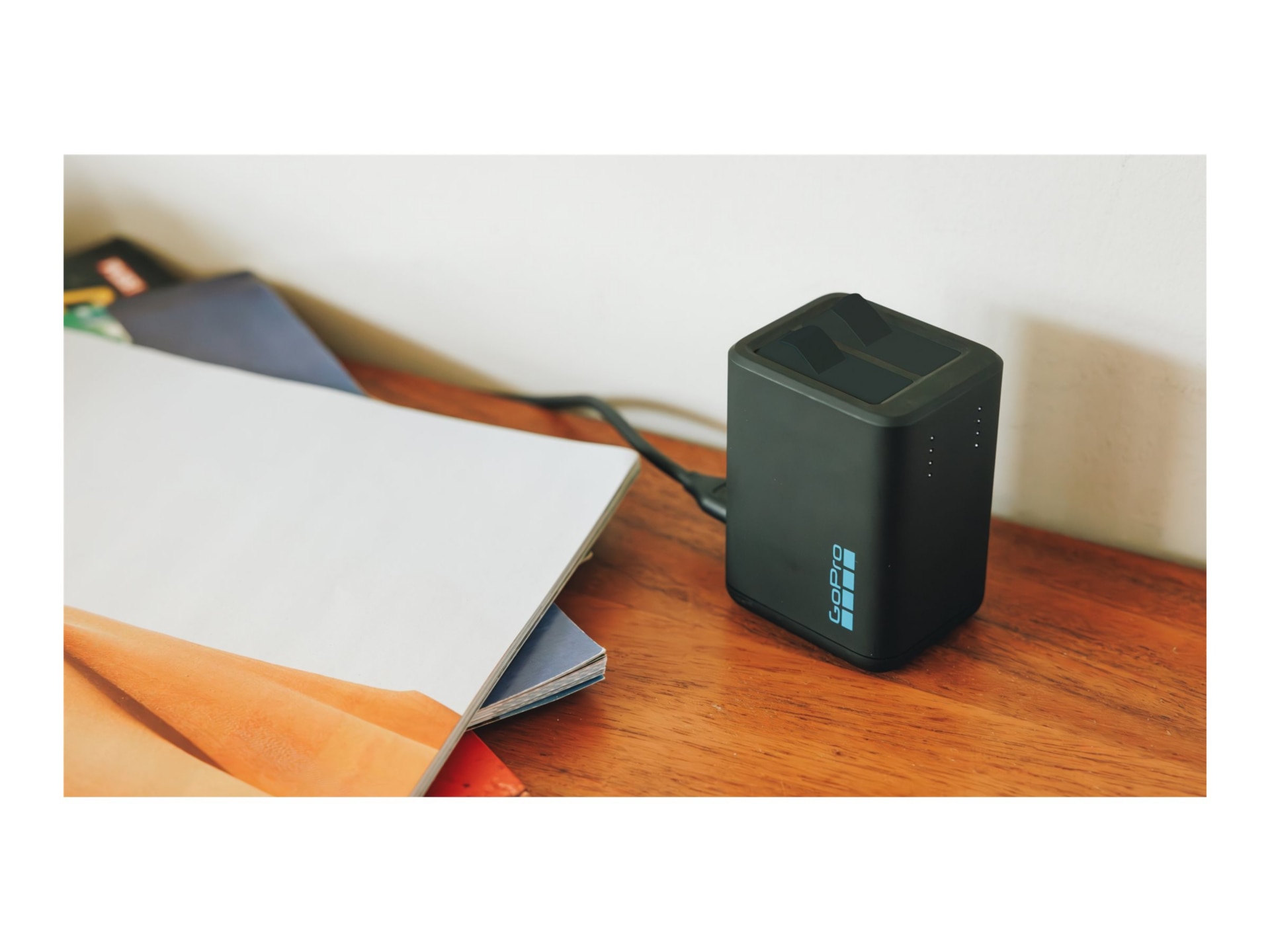 Thumbnail 3 of 3 for GoPro battery charger - with battery