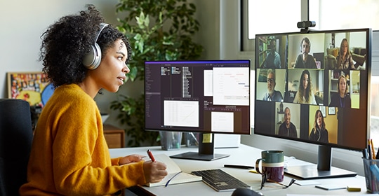 External Webcams vs. Built-In Webcams