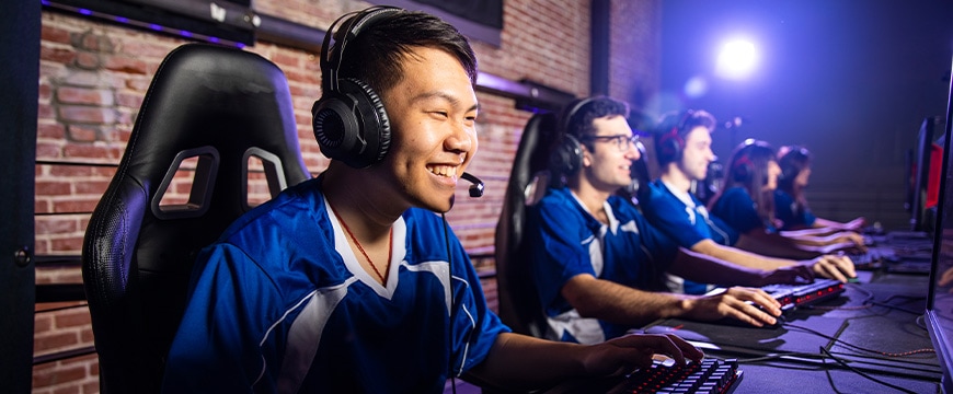 Team playing esports