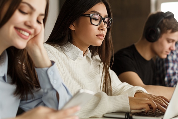 Student securely using campus network thanks to CDW.