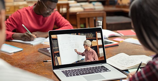 5 Reasons Colleges and Universities Are Adopting Blended Learning