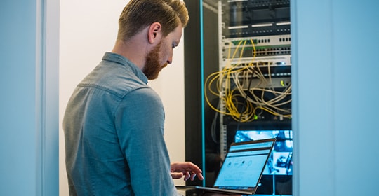 Advanced Networks: Simple, Secure and High-Performing
