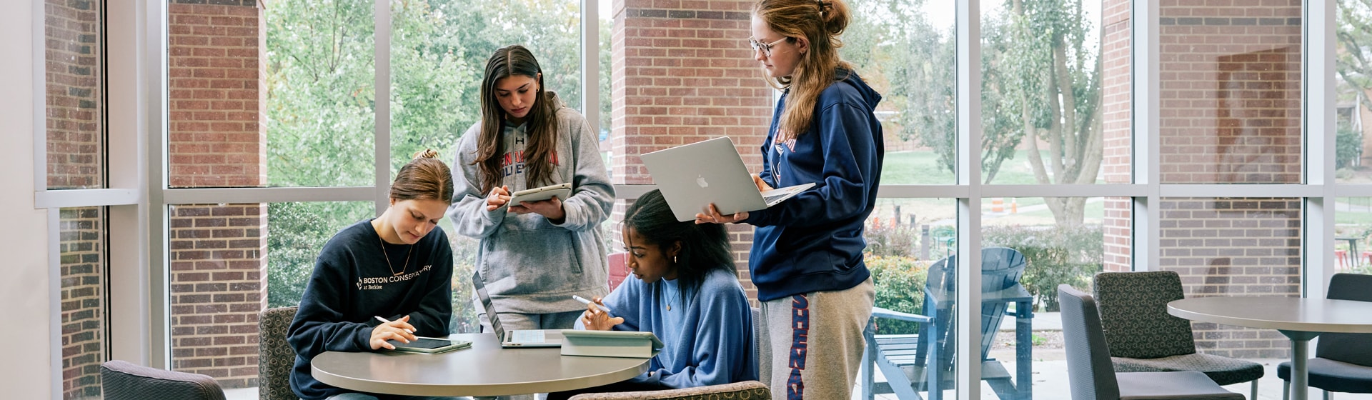 5 Benefits of Standardizing Student Devices in Higher Ed