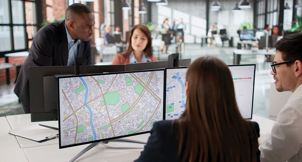 Hybrid Cloud in Government Drives AI-Readiness