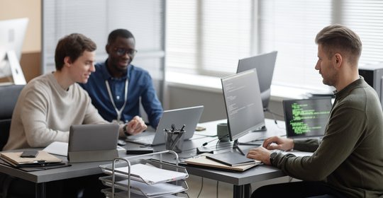 Keeping Applications Available Across Hybrid Environments