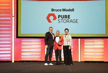 Bruce Modell of Pure Storage accepts his CDW Partner of the Year award. 