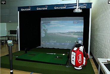 CDW GOLFZON golf simulator at Tech Fore! Kids event